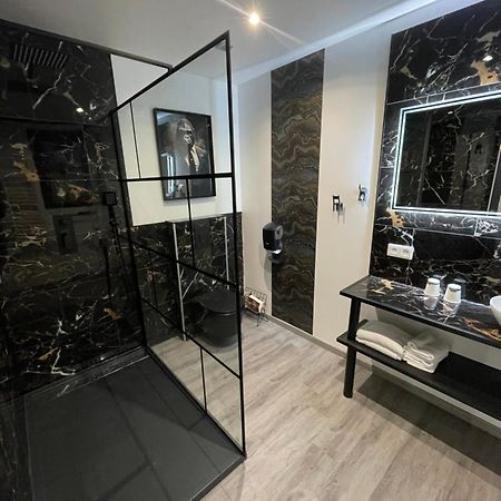 Le Beverl'Inn Flers  Ngoại thất bức ảnh